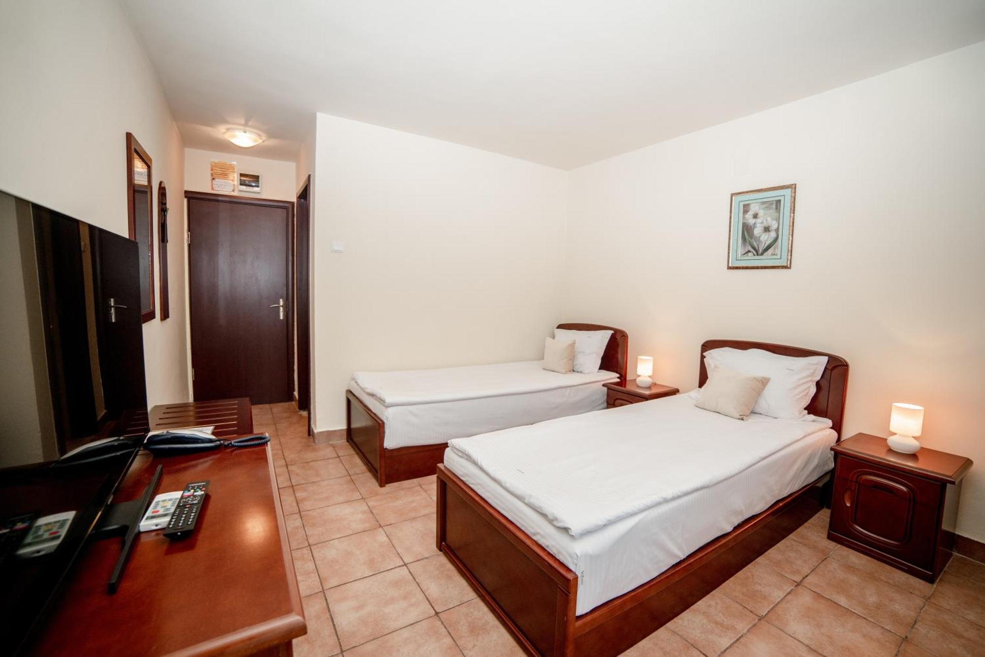 Hotel Corina Venus Exterior photo